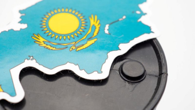 Казахстан пренасочва част от добива на нефт от гигантското находище